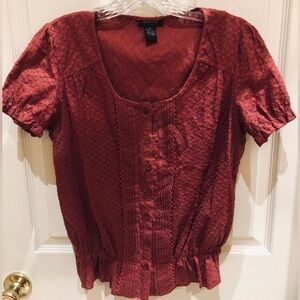 SPENSE BURGUNDY SHORT RUFFLED BUTTON DOWN BLOUSE